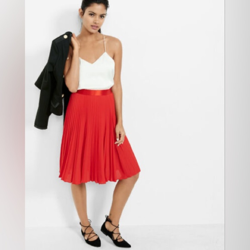 Red Pleated Express Midi Skirt with Elastic Waist - Lined